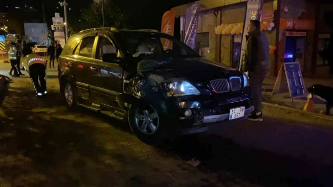 Takla Atan Araçtaki Sürücüyü Emniyet Kemeri Kurtardı