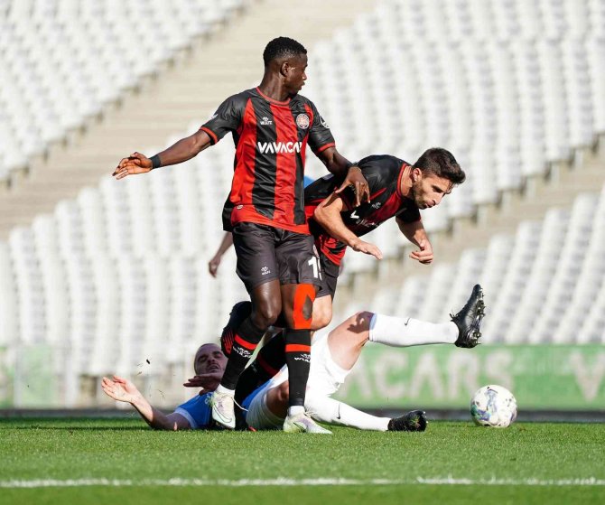 Spor Toto Süper Lig: Fatih Karagümrük: 1 - Gaziantep Futbol Kulübü: 2 (İ̇lk Yarı)