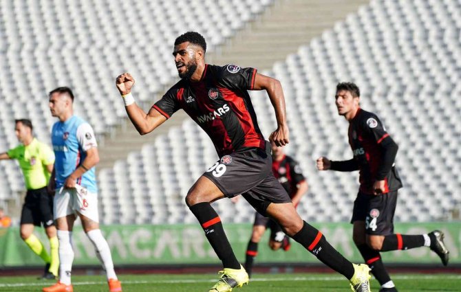 Spor Toto Süper Lig: Fatih Karagümrük: 1 - Gaziantep Futbol Kulübü: 2 (İ̇lk Yarı)