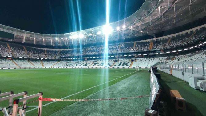 Taraftarlar Güvenli Bir Şekilde Stat Dışına Çıkarıldı