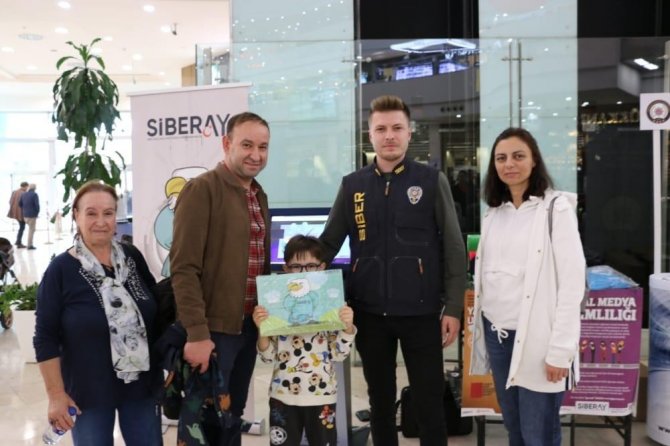 Vatandaşları Siber Suçlara Karşı Bilinçlendirdiler