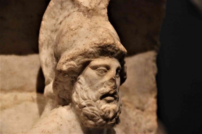 Yıllar Önce Türkiye’den Yağmalanarak Amerika’ya Götürülen 9 Parçadan Oluşan 6 Eser Ait Oldukları Yere Kazandırıldı