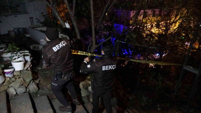Zonguldak’ta Üç Katlı Evde Çıkan Yangında 1 Kişi Hayatını Kaybetti