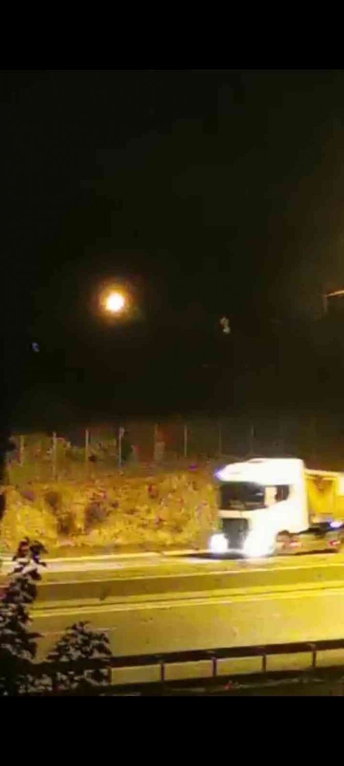 Çevre Yolundaki Araçlara Taş Atan Şahıslar Tehlikeye Davetiye Çıkardı