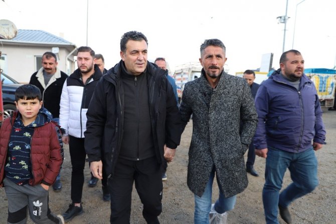 Başkan Demir’den Hayvan Pazarına Ziyaret