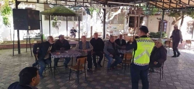 Aydın’da Traktör Sürücülerine Jandarmadan Eğitim