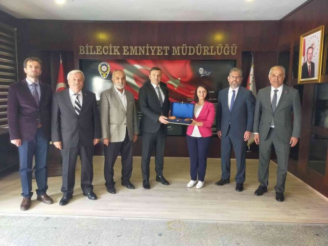 Ak Partili Belediye Başkanlarından Bilecik Çıkartması