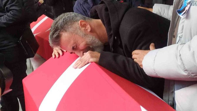 Saldırıda Hayatını Kaybeden Anne Kız Son Yolculuğuna Uğurlanıyor