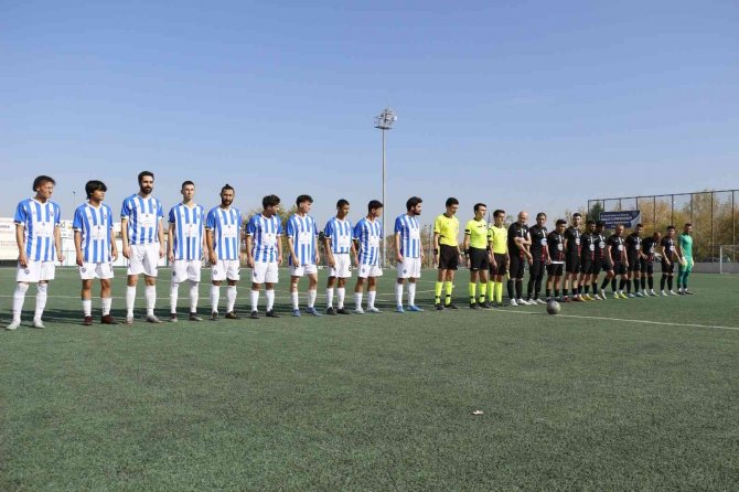 Kırmızı Grubun Önemli Maçında Puanlar Paylaşıldı