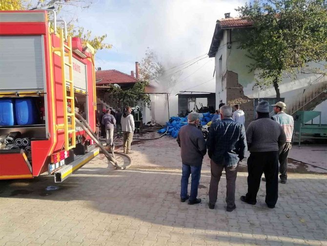 Alevlere Teslim Olan Ev Kullanılamaz Hale Geldi