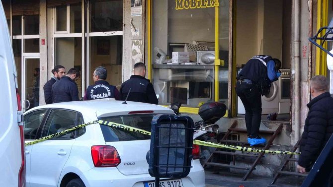 Husumetliler 12 Yaşlarındaki Çocuğu Sokak Ortasında Başından Vurdu