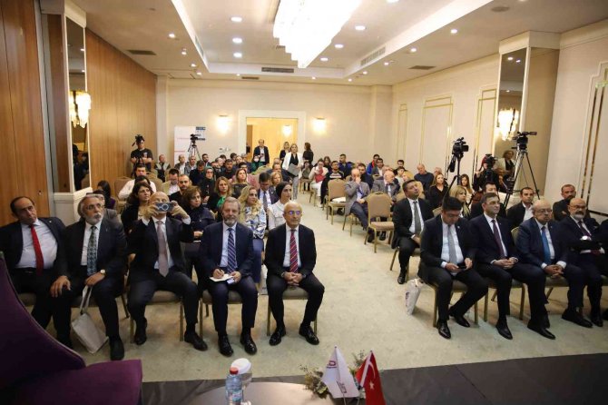 Gaziantep’te "Ekonomi Ve Hukuk" Anlatıldı