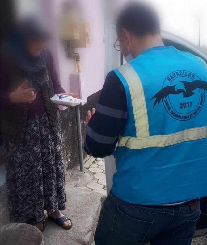 5 Yılda 15 Bin Erzak Kolisi Dertlere Derman Oldu