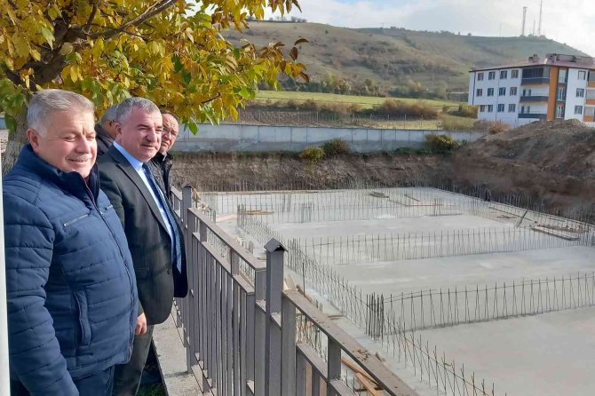 Havza’da Yarı Olimpik Yüzme Havuzu İnşaatı Yapımına Başlandı