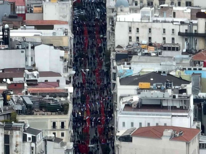 Türk Bayraklarıyla Donatılan İ̇stiklal Caddesi Dron İle Görüntülendi
