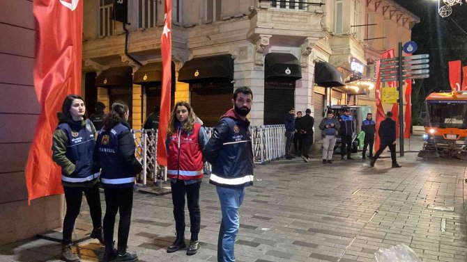 İ̇stiklal Caddesi Yaya Trafiğine Kapatıldı