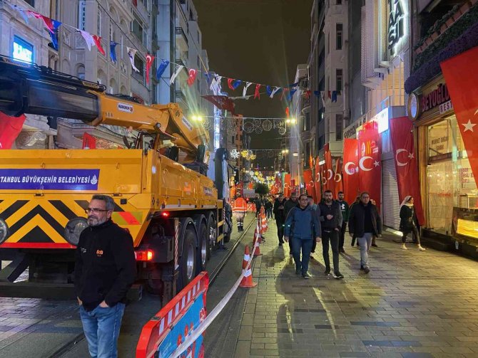 İ̇stiklal Caddesi Yaya Trafiğine Kapatıldı