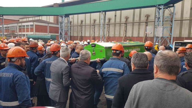 İ̇ş Kazasında Ölen İşçi İçin Kardemi̇r’de Tören Düzenlendi