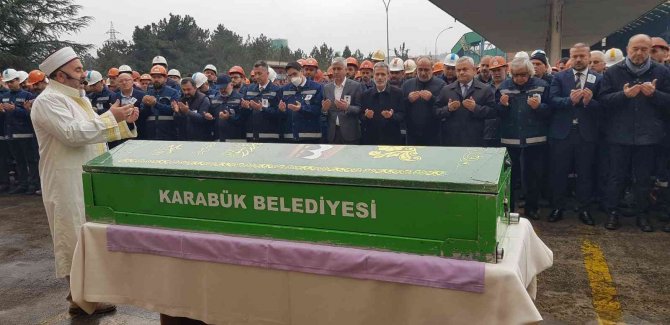 İ̇ş Kazasında Ölen İşçi İçin Kardemi̇r’de Tören Düzenlendi
