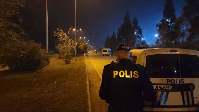 Yol Kenarındaki Şüpheli Valiz Polisi Harekete Geçirdi