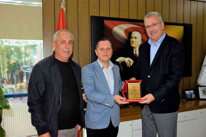 Karacabey’de Eğitime Tam Destek