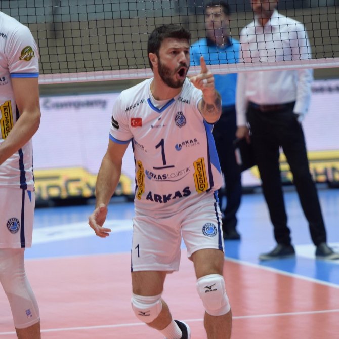 Arkas Spor Seriye Başladı