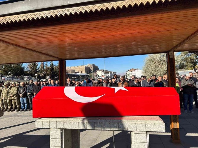 Kıbrıs Gazisi, Askeri Törenle Son Yolculuğuna Uğurlandı