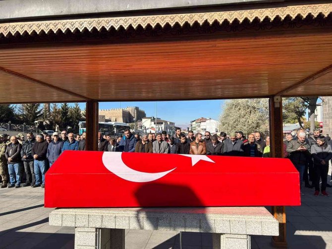 Kıbrıs Gazisi, Askeri Törenle Son Yolculuğuna Uğurlandı