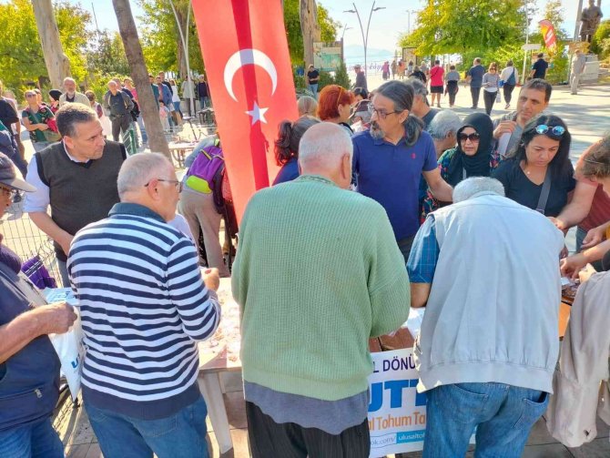 Köyceğiz’de Ata Tohumları Ücretsiz Dağıtıldı