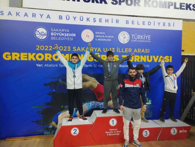 Kütahya Belediye Güreş Takımı En İyiler Arasında