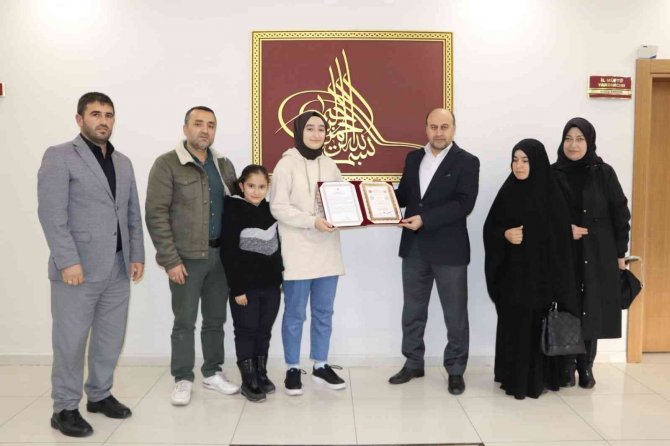 Lgs Şampiyonuna Hafızlık Belgesi