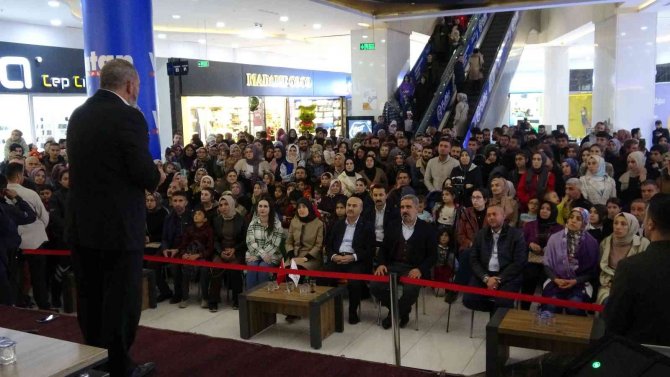 Mardin’de Şiir Dinletisine Yoğun İlgi