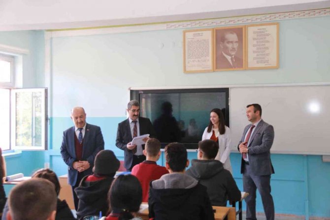 Müdür Başyiğit: "Geleceğe Ait İdealleriniz, Hayalleriniz Olsun, Kendinize Hedefler Koyun”