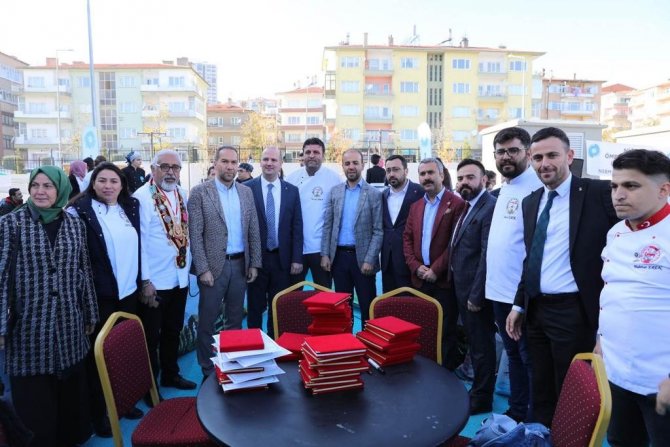 Elma Festivali’ne Tam Not