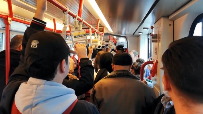 İ̇stasyonda Gerginlik