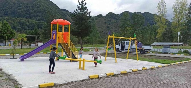 Ordu’nun İlçelerine 135 Adet Çocuk Oyun Parkı