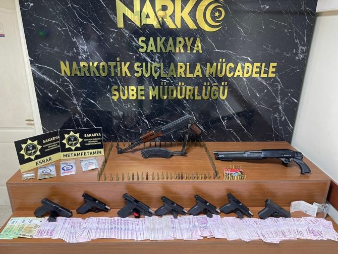 Nefes Kesen Operasyonlarda Onlarca Kilo Uyuşturucu Ve Silah Ele Geçrildi