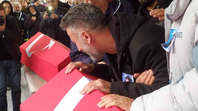 Saldırıda Hayatını Kaybeden Anne Kız Son Yolculuğuna Uğurlanıyor