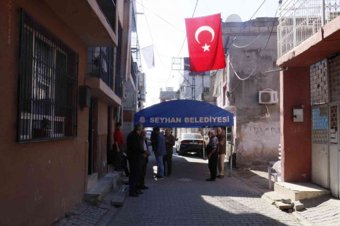 Kızıyla Teröre Kurban Giden Babanın Taziye Evinde Teröre Lanet