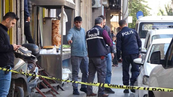 Husumetliler 12 Yaşlarındaki Çocuğu Sokak Ortasında Başından Vurdu