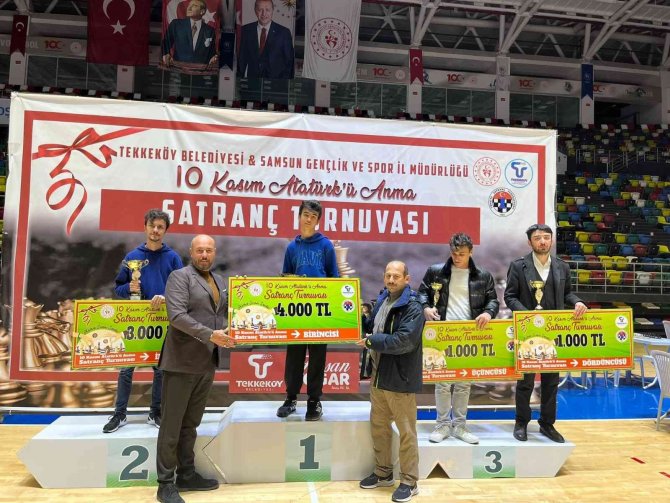 Tekkeköy’de Satrancın Ustaları Ödüllendirildi