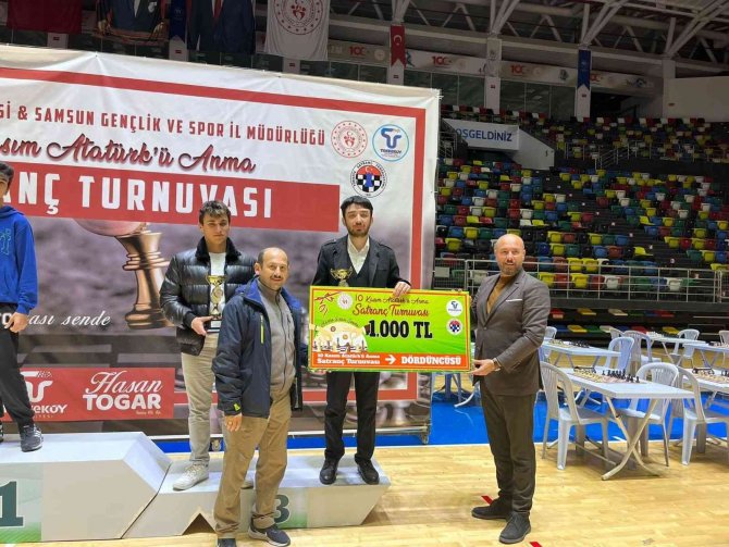 Tekkeköy’de Satrancın Ustaları Ödüllendirildi