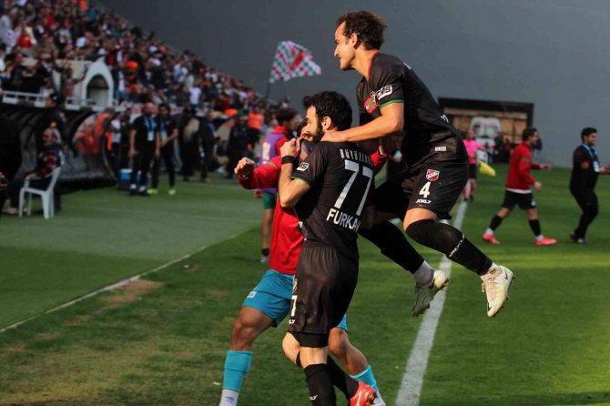 Karşıyaka’dan Lidere Yakın Markaj