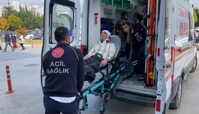 Kaldırımda Yürürken Başına Düştü, Ölümden Döndü