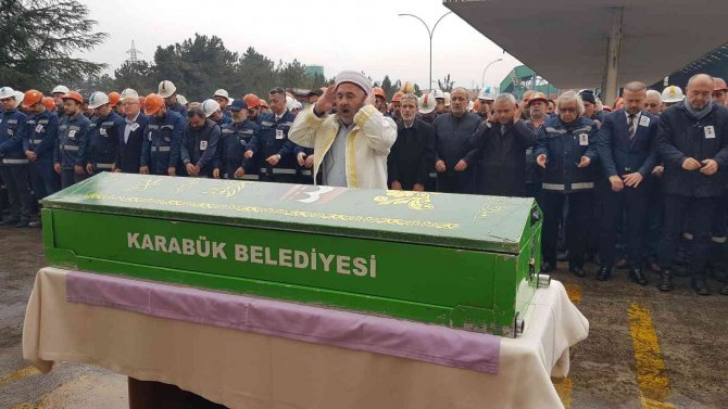 İ̇ş Kazasında Ölen İşçi İçin Kardemi̇r’de Tören Düzenlendi