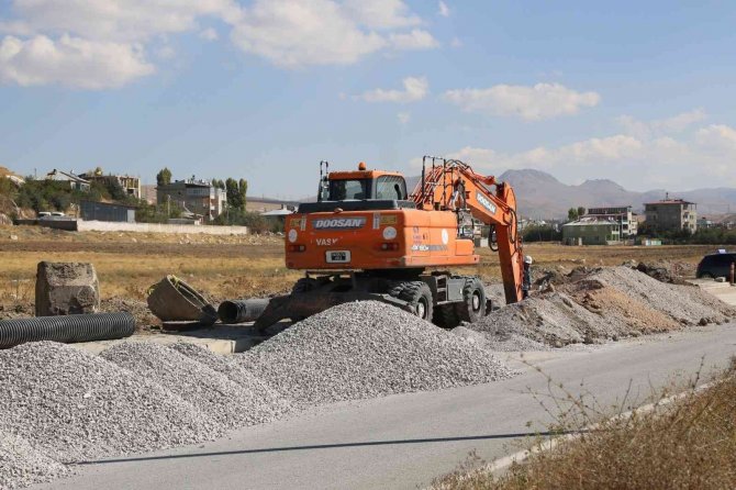 Vaski̇, Kronikleşmiş Altyapı Sorunlarını Çözmeye Devam Ediyor