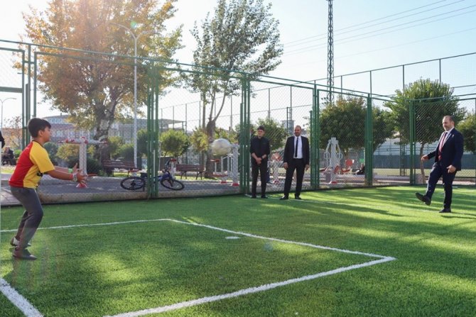Tutuk, Yenilenen Parkta Çocuklarla Bir Araya Geldi