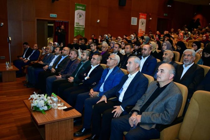 Yeşilyurt’ta ‘Namazla Diriliş’ Konferansına İlgi