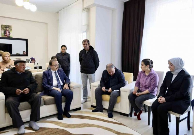 Acılı Aileye Başsağlığı Ziyareti