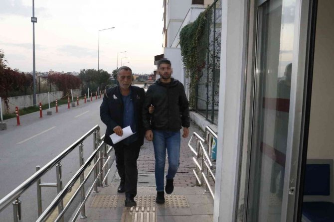 Adana’da Pkk/ypg Operasyonu: 4 Gözaltı